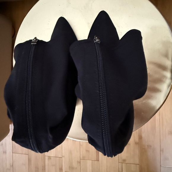 Elegant Black Women's Boots size 3 heels 4’inch pre- owned with 2 free gifts . - Picture 7 of 16